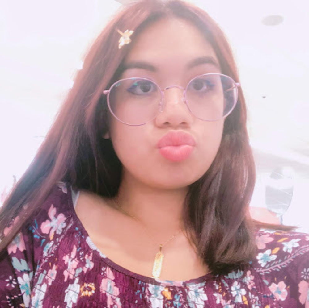 Meet your Posher, Yasmine